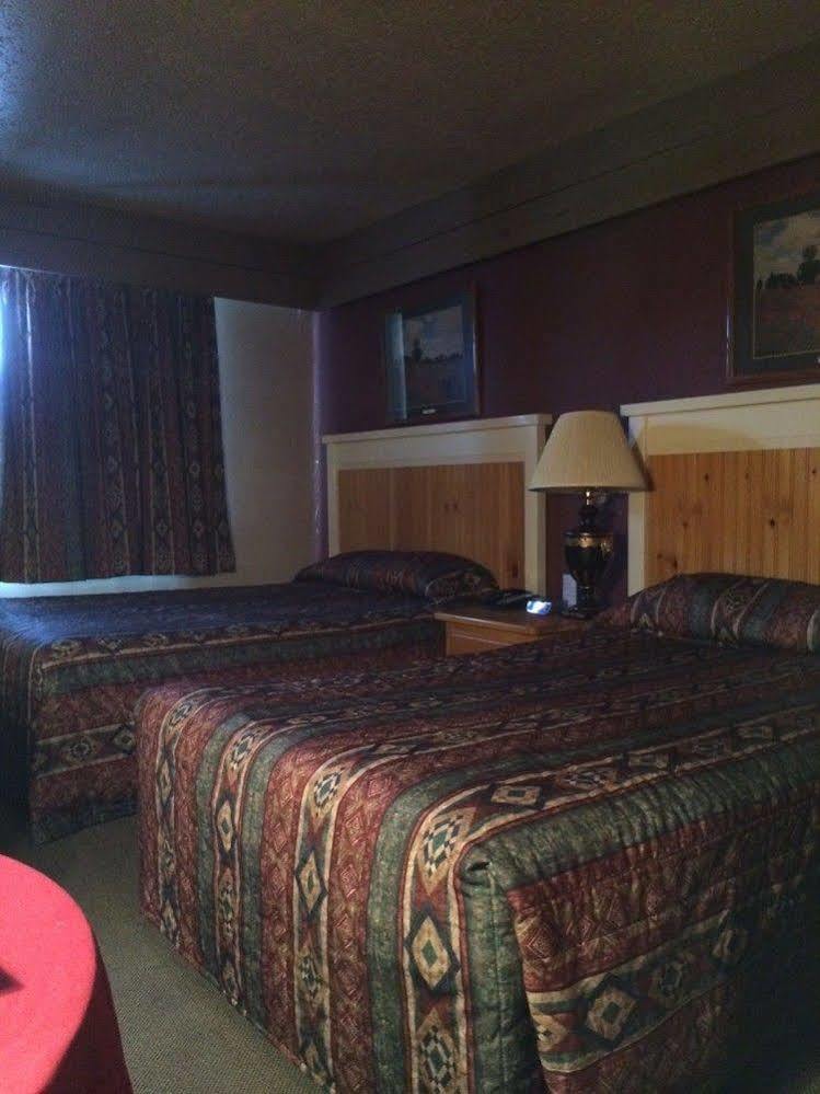 Logan Lake Lodge エクステリア 写真